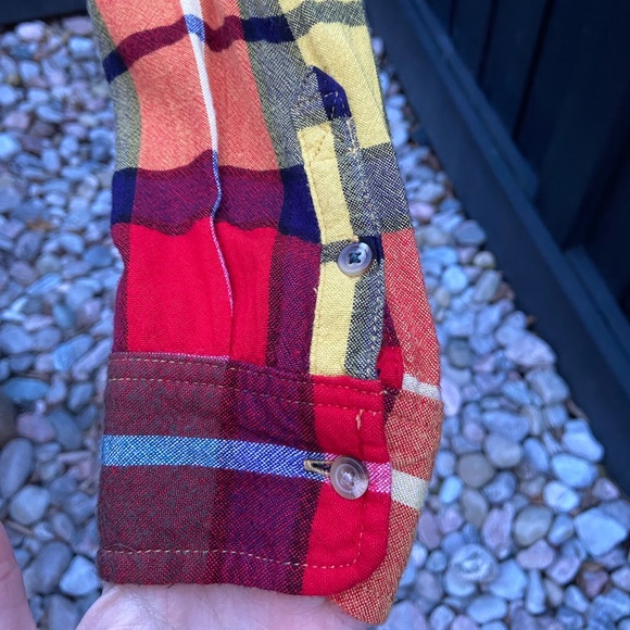 American Eagle Plaid Button Up - Picture 4 of 8